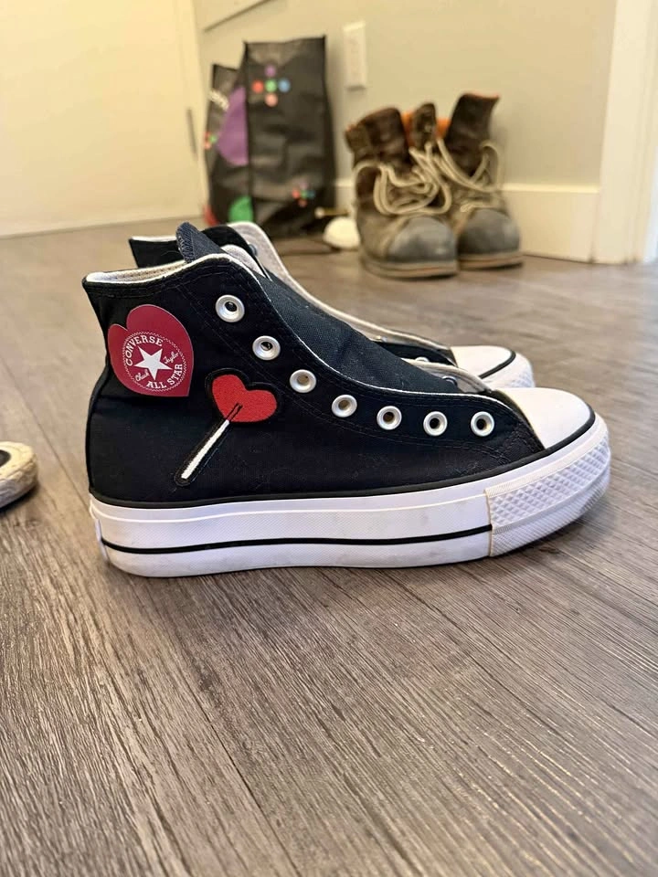 Converse Chuck Taylor All Star Valentine's Day Hearts Platform S