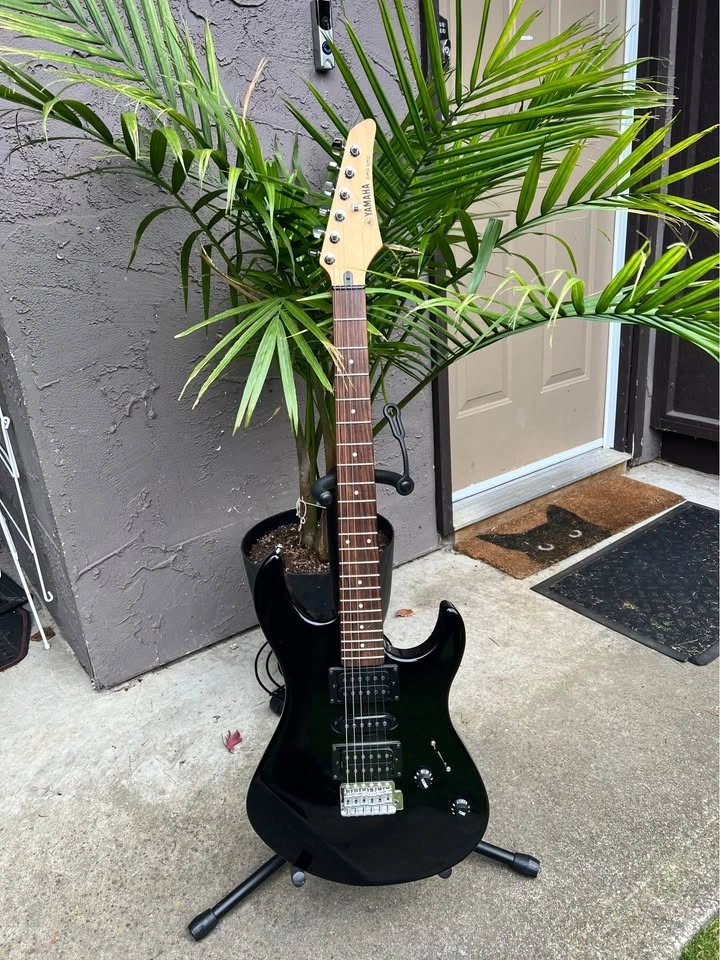 Yamaha ERG 121C Electric Guitar 🚛 Free Delivery - photo 3