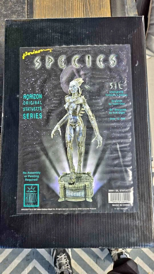 Horizon Species Sil Statuette Collector's Edition