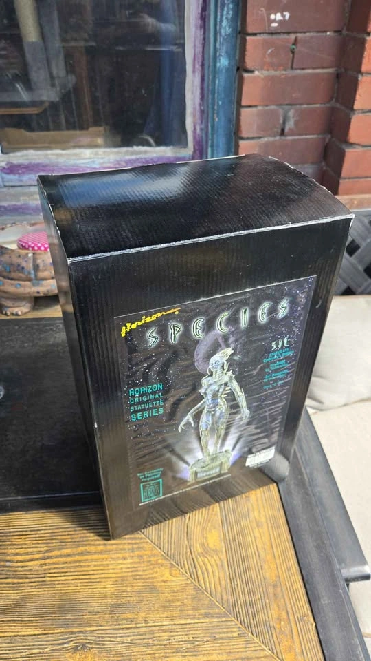 Horizon Species Sil Statuette Collector's Edition - photo 2