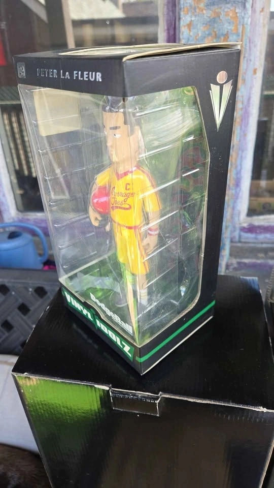 Vinyl Idolz Peter La Fleur DodgeBall Figure - photo 4