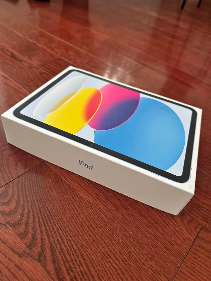 iPad 10th Gen 64gb thumbnail