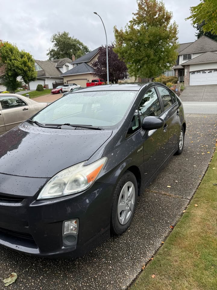 2010 Toyota Prius - photo 2