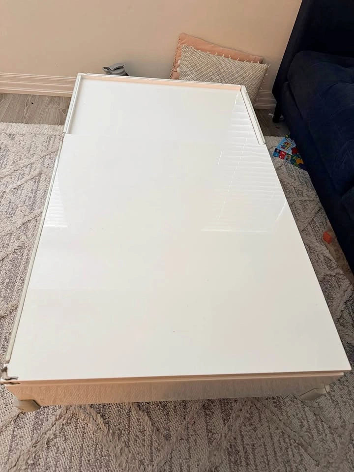 White High Gloss Lift-Top Coffee Table