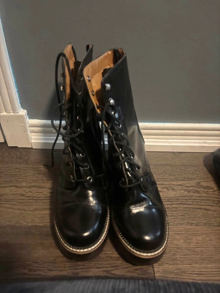 Size 10 women Steve Madden Black Platform Combat Boots - Worn On