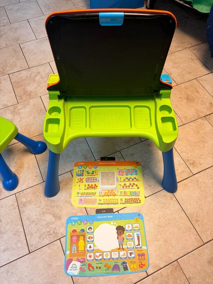 VTech learning desk - photo 2