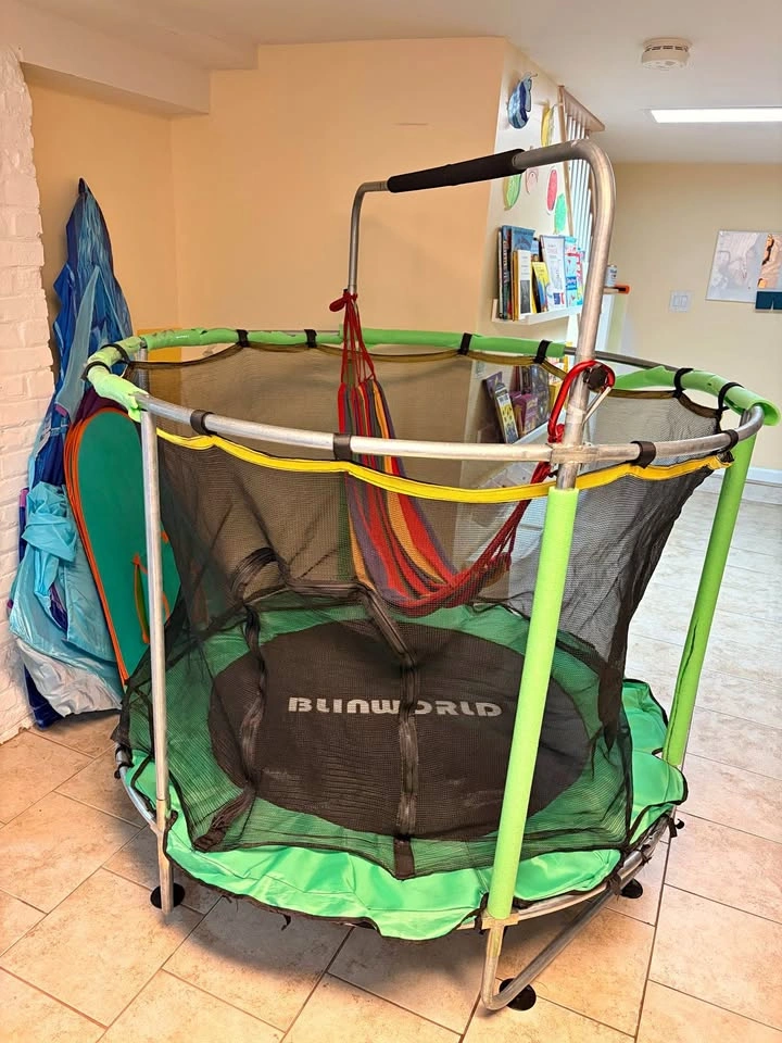 Indoor or outdoor small trampoline