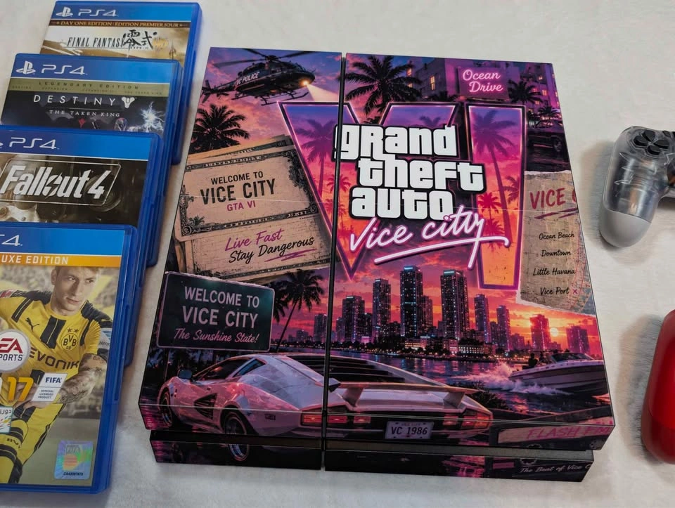 Ps4 ( GTA VI Custom Skin) + 2 Controllers and 4 Games - photo 3