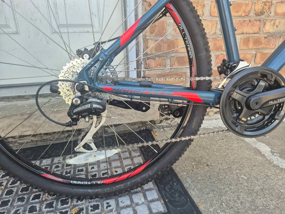 GT Aggressor Pro Mountain Bike - photo 2