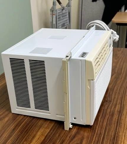GE 8,000 BTU Window Air Conditioner (No Remote) - photo 2