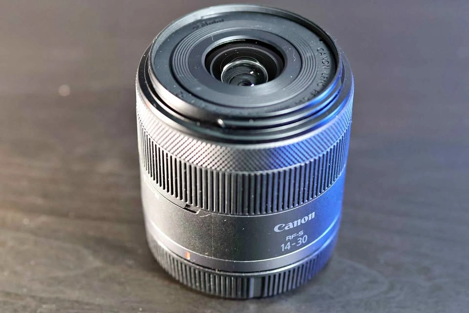 Canon RF-S 14-30mm lens with JJC lens hood