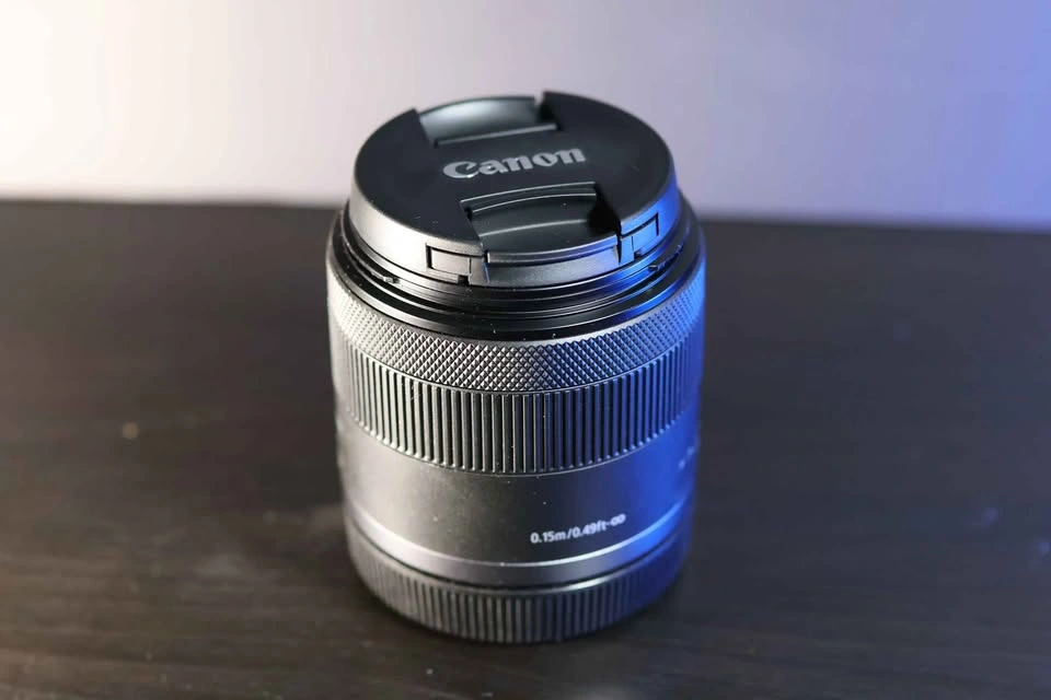 Canon RF-S 14-30mm lens with JJC lens hood - photo 2