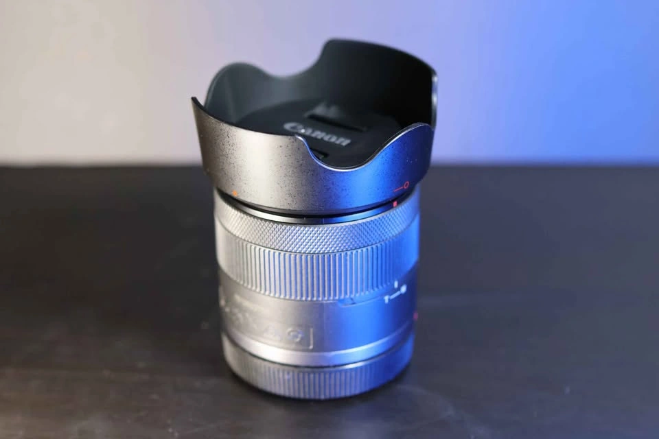 Canon RF-S 14-30mm lens with JJC lens hood - photo 3