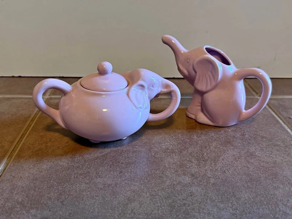Ceramic Elephant Creamer and Sugar Bowl Set - Lavender