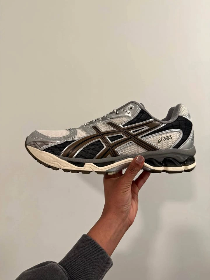 ASICS gel nimbus 10.0 NEW