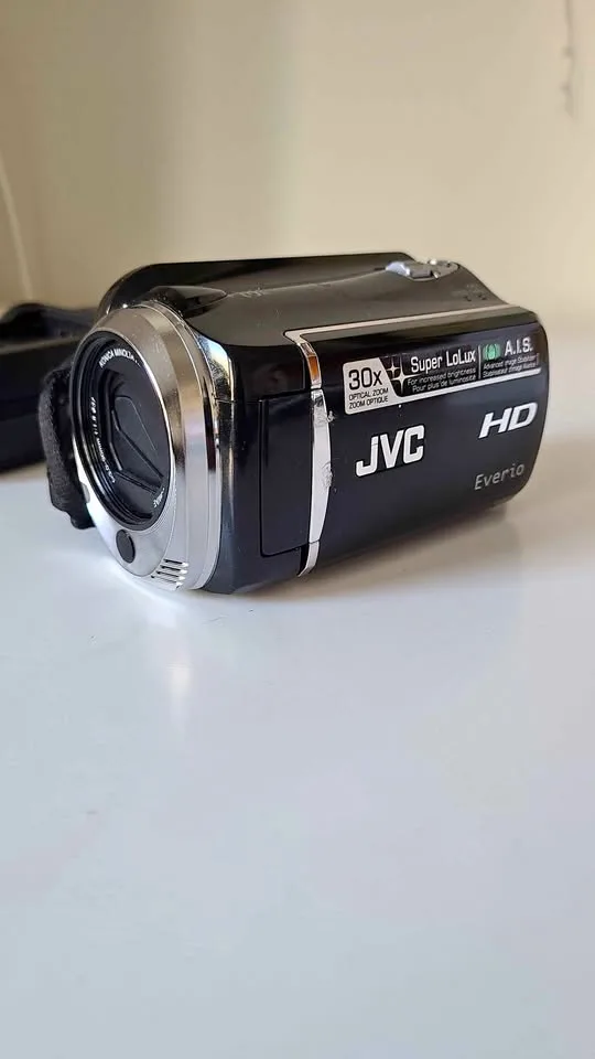 JVC Everio HD Camcorder �– 30x Zoom + Charger & Battery thumbnail