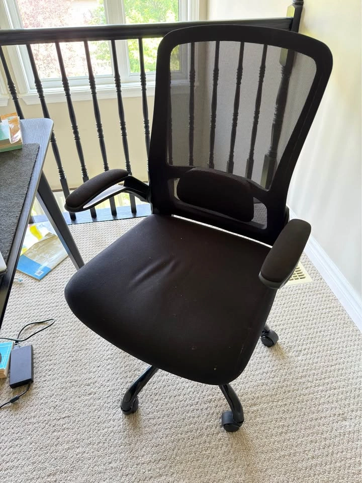 Ergonomic Mesh Office Chair with Flip-up Armrests - photo 3