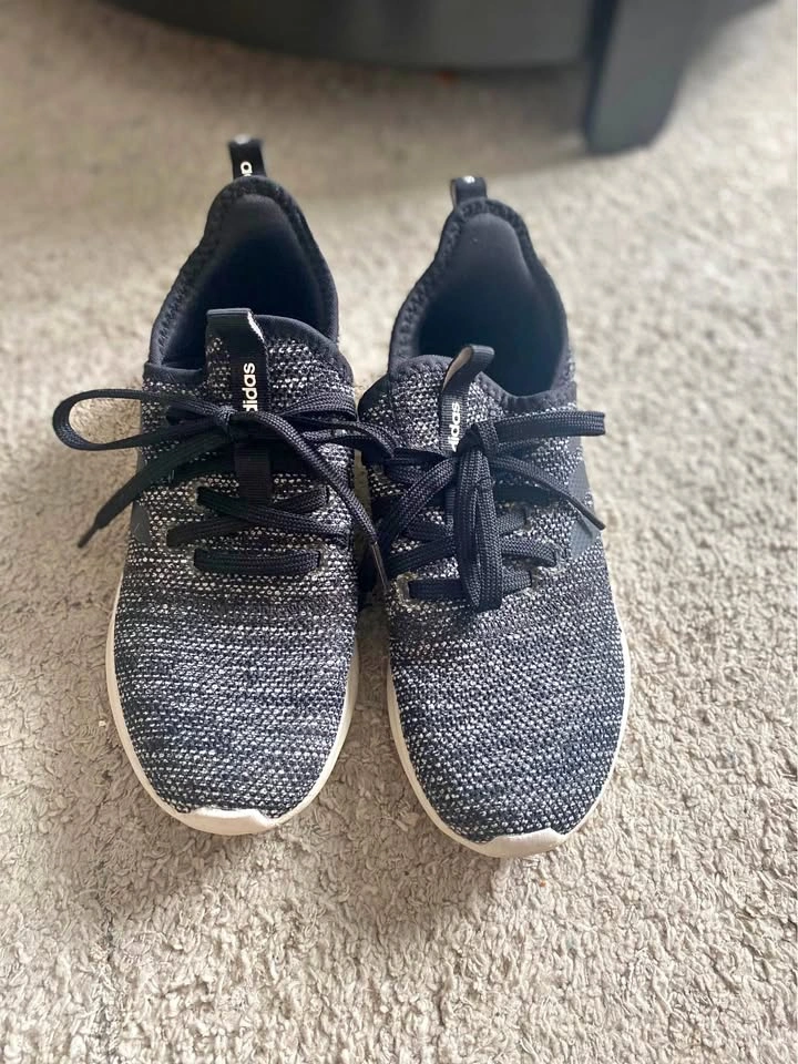Size 6 Adidas Cloudfoam Super Runners