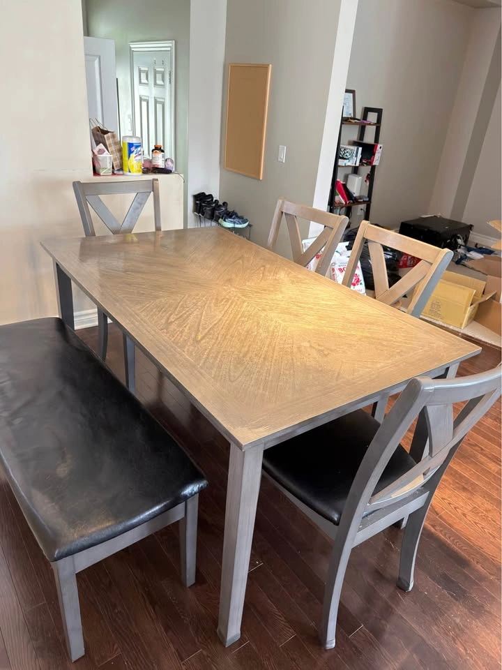 Leon's 6-Piece Solid Wood Dining Set in Grey - photo 2