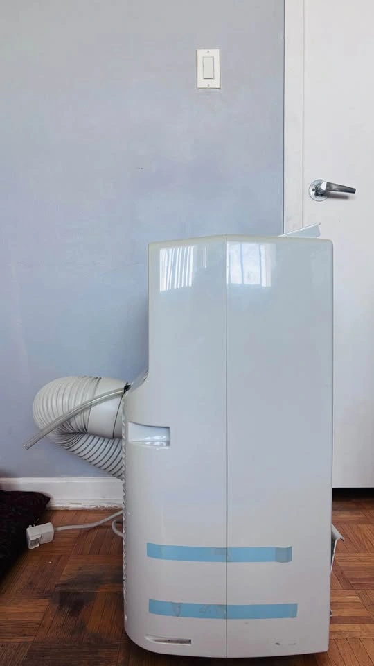 Danby 12,000 BTU Portable AC – Complete Set! - photo 2