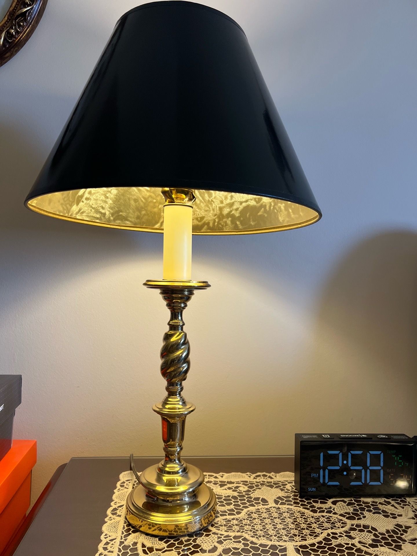 ETHAN ALLEN SOLID BRASS TWISTED CANDLESTICK LAMP