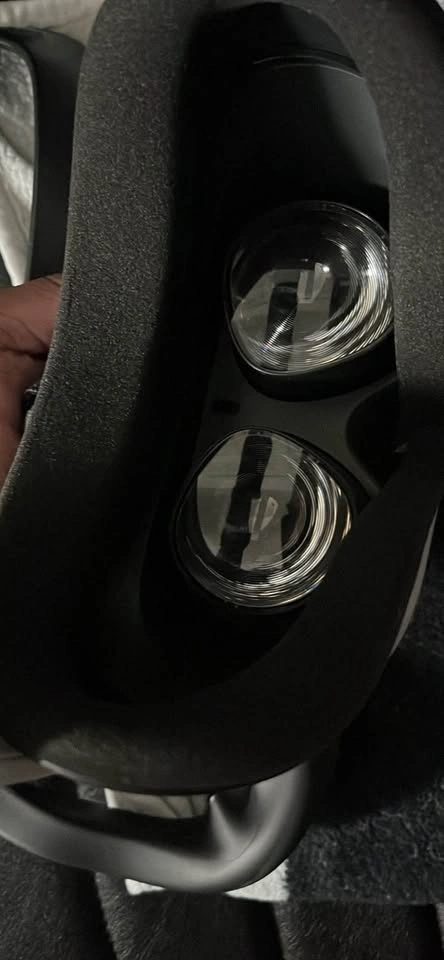 Meta quest 2 HEADSET WORKS (USED QUALITY) - photo 4