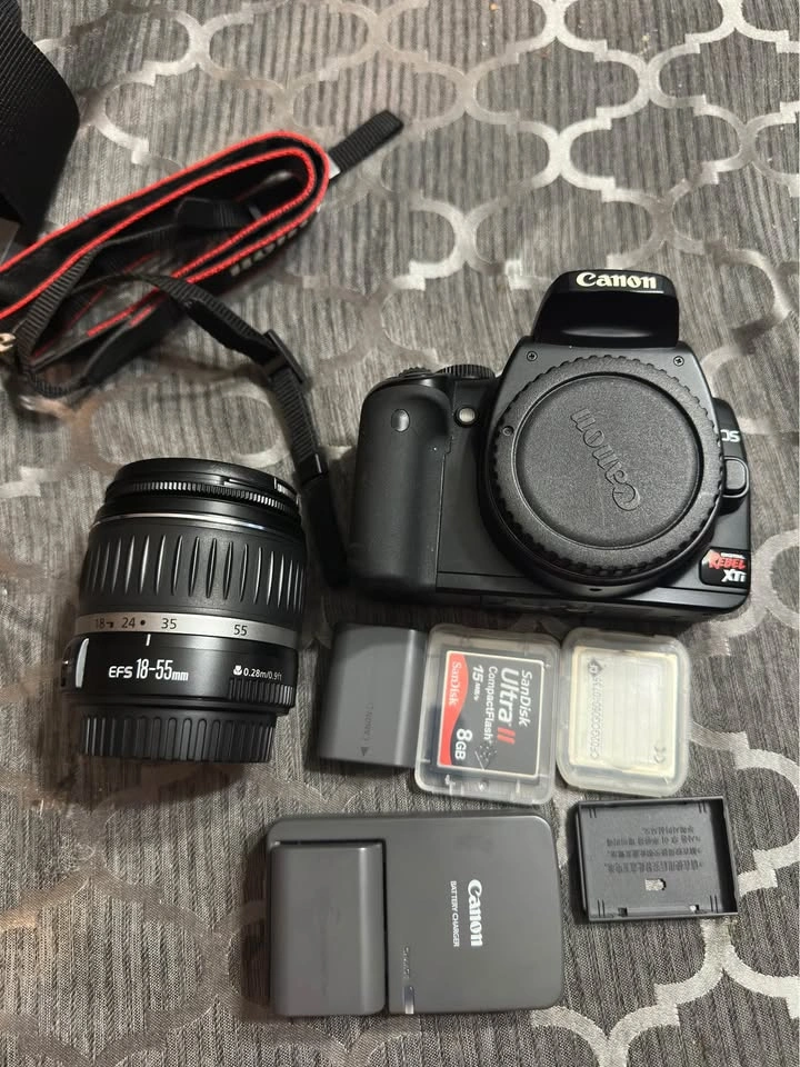 Canon EOS Rebel XTi DSLR Camera Bundle – Great Beginner Camera