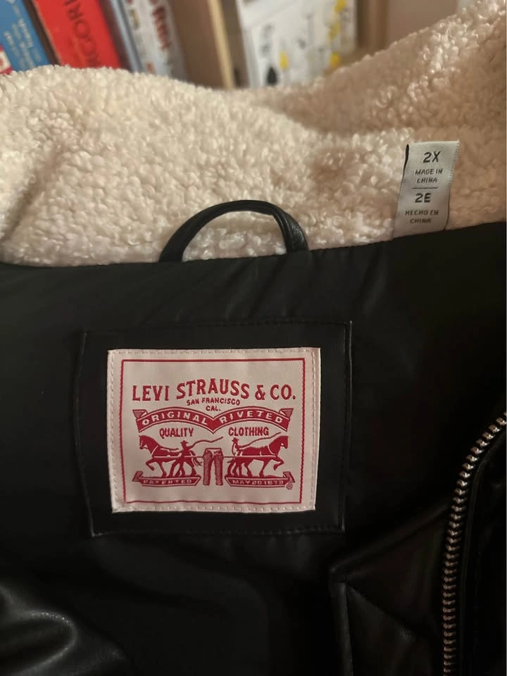Perfect condition Levi’s faux leather and shearling jacket - photo 3