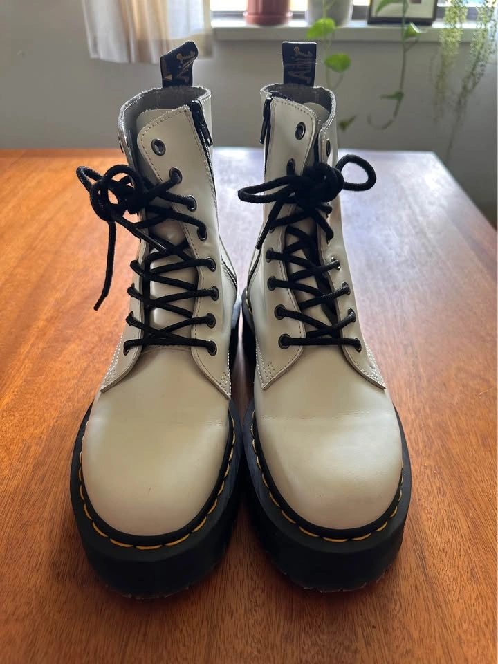 Women’s size 8 Jadon doc martens boots (Dr.Martens) - photo 2