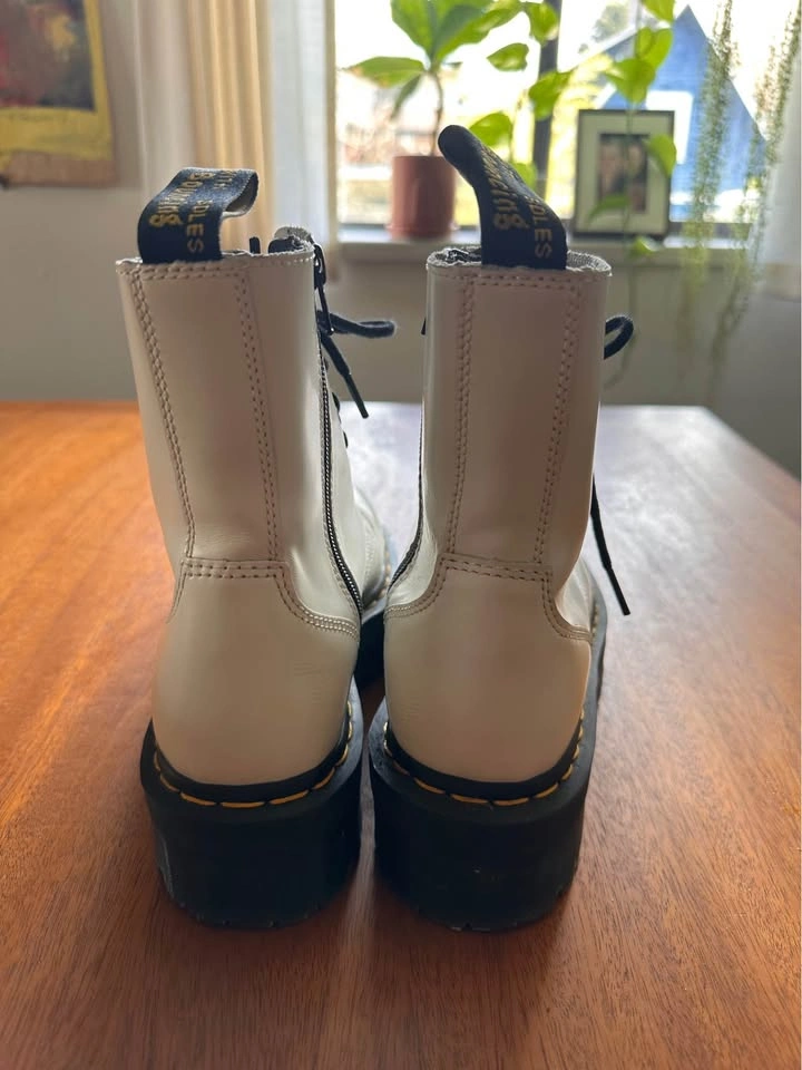 Women’s size 8 Jadon doc martens boots (Dr.Martens) - photo 3