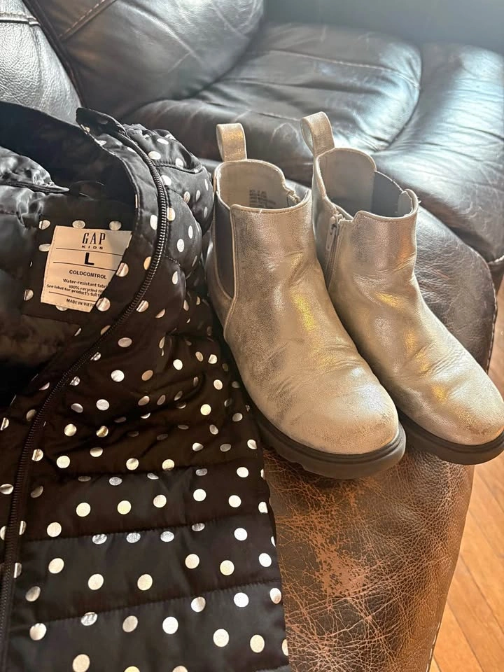Fall Bundle: jacket and boots size 3 girls