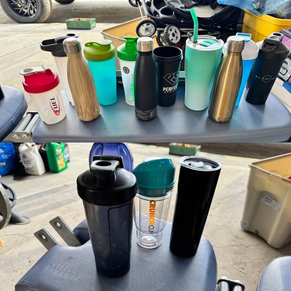 HUGE LOT - Assorted Kitchenware, Water Bottles, Containers - photo 4
