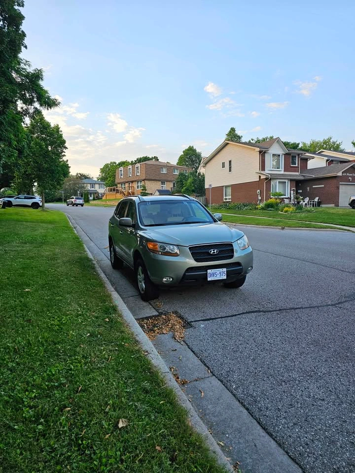 2009 Hyundai Santa Fe | 108k kms
