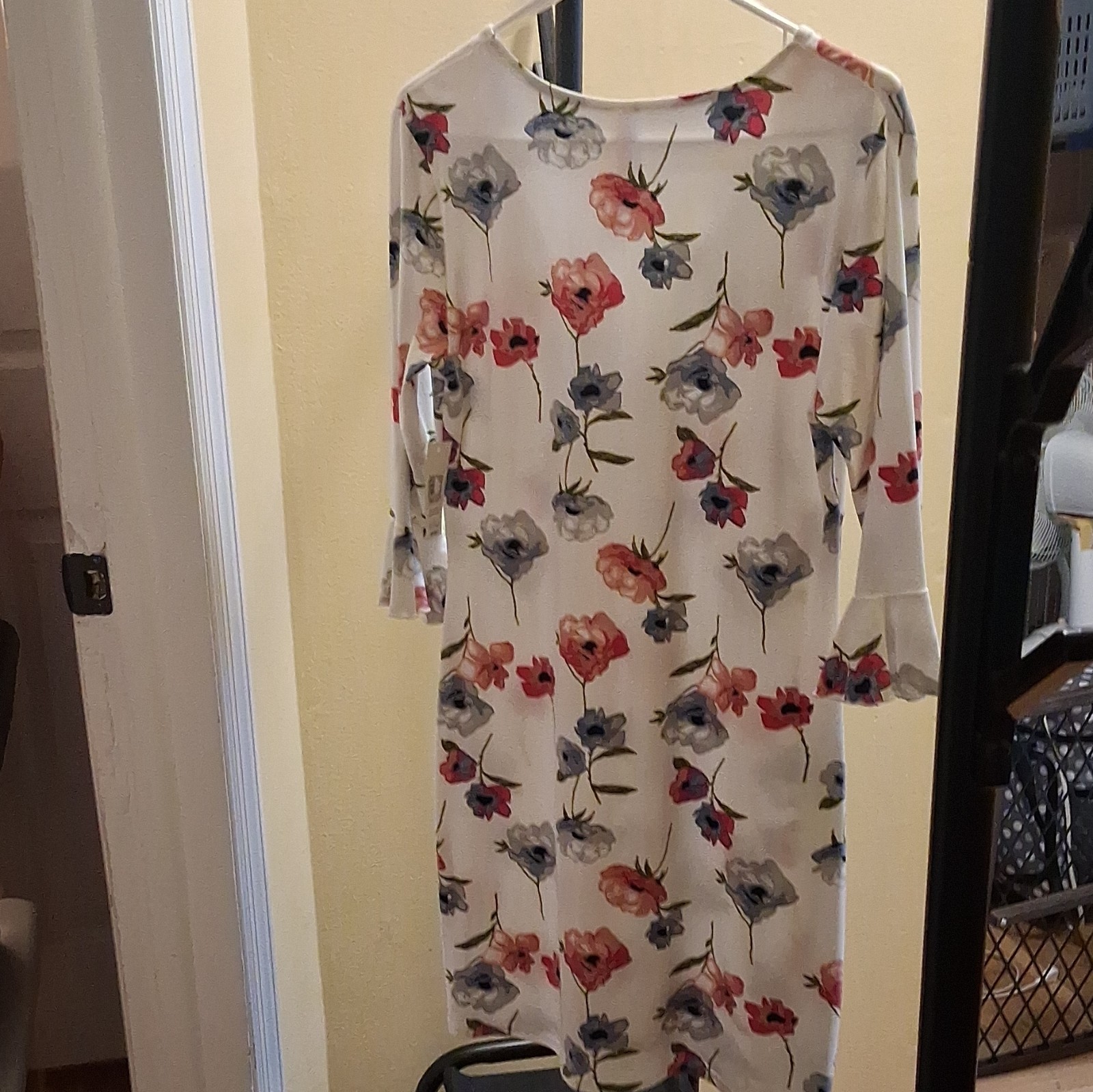 No Boundaries Juniors Floral V-Neck 3/4 Sleeve Pullover Dress L