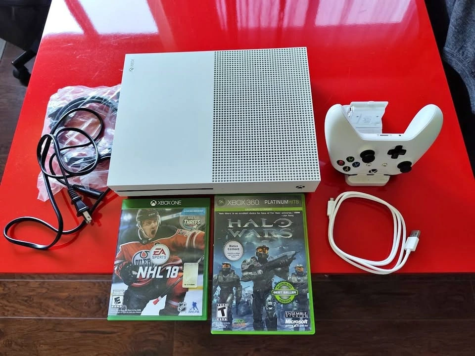 Xbox One S 1TB w/games