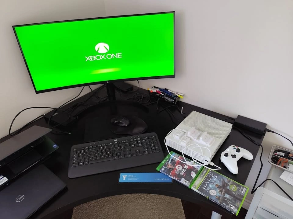Xbox One S 1TB w/games - photo 2