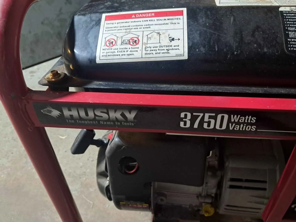 Husky portable generator with a capacity of 3750 watts. - photo 2