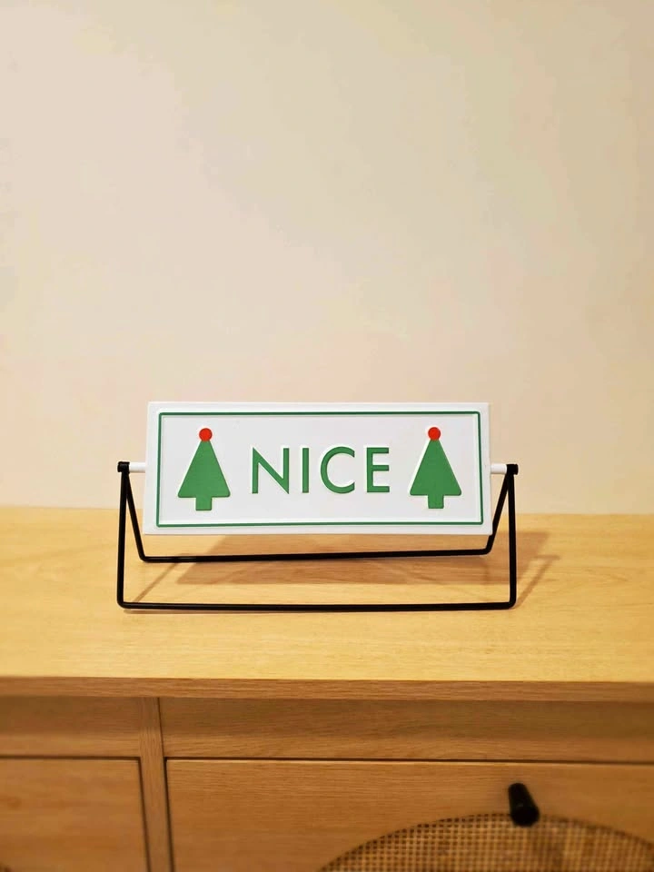 Super cute! Christmas flippable decoration