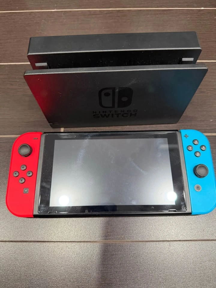 Nintendo Switch Console + Accessories - photo 2