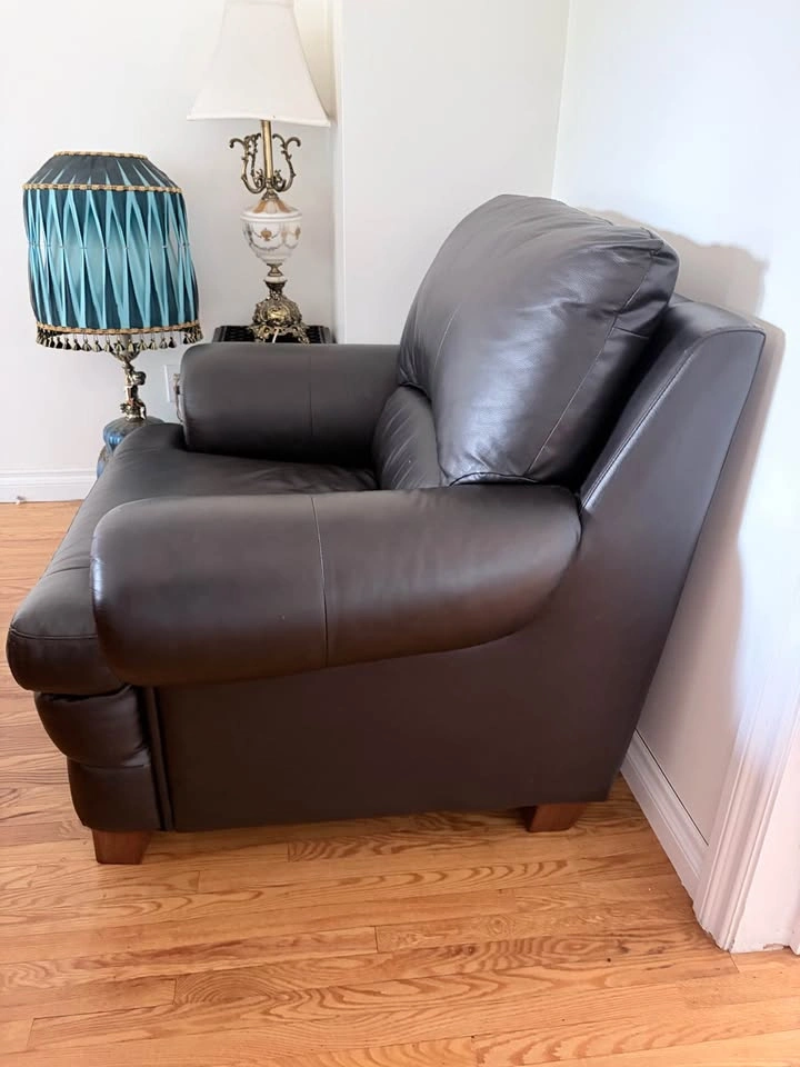 Black Leather Armchair - photo 4