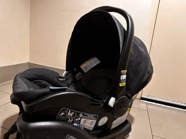Graco SnugRide 35 Lite LX Infant Car Seat - Great Condition! - photo 5