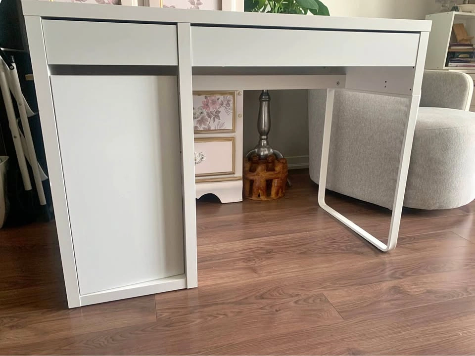 IKEA MICKE Desk