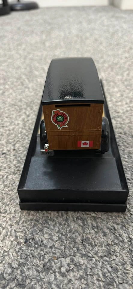 Canadian Tire 1928 Chevy Panel Van Die-Cast Bank - No. 1 Series - photo 4