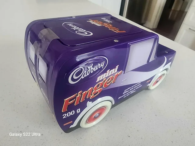Cadbury Mini Fingers Tin image indicator(2)