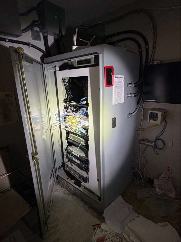 Commercial Server & Network Cabinet with Equipment Included - photo 2
