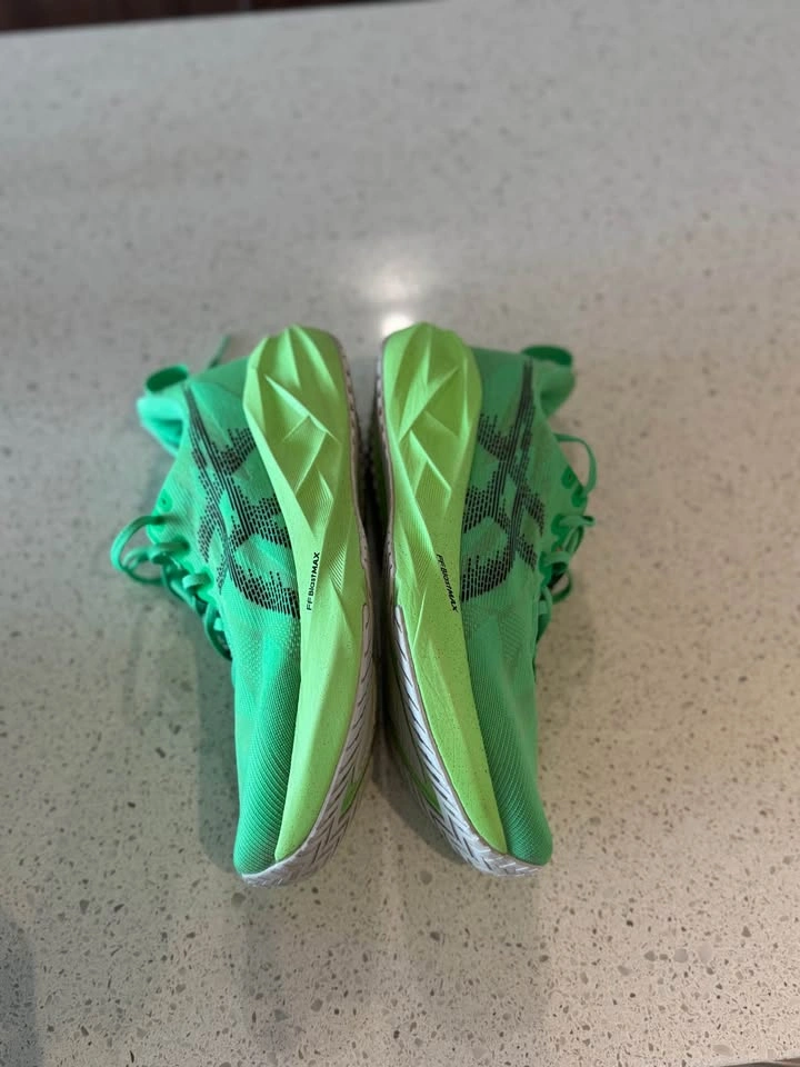 ASICS Men’s Novablast 5, Size 10.5 - photo 4