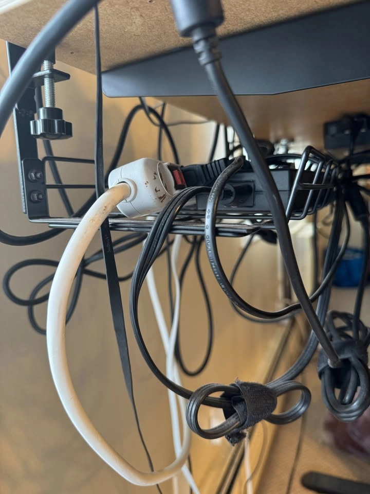 Dual-Motor Electric Standing Desk (IKEA Top + PrimeCables Frame) - photo 5
