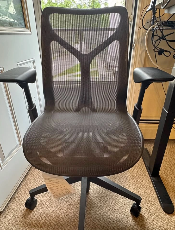 Herman Miller Cosm Ergonomic Chair (Black, Mid-Back) - Mint Cond