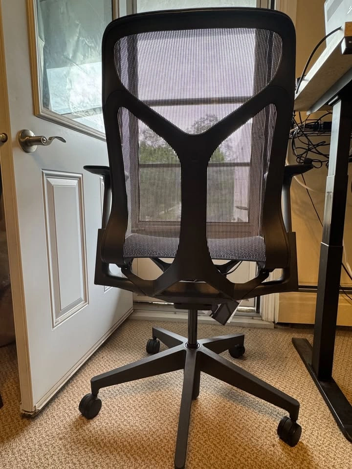 Herman Miller Cosm Ergonomic Chair (Black, Mid-Back) - Mint Cond - photo 3