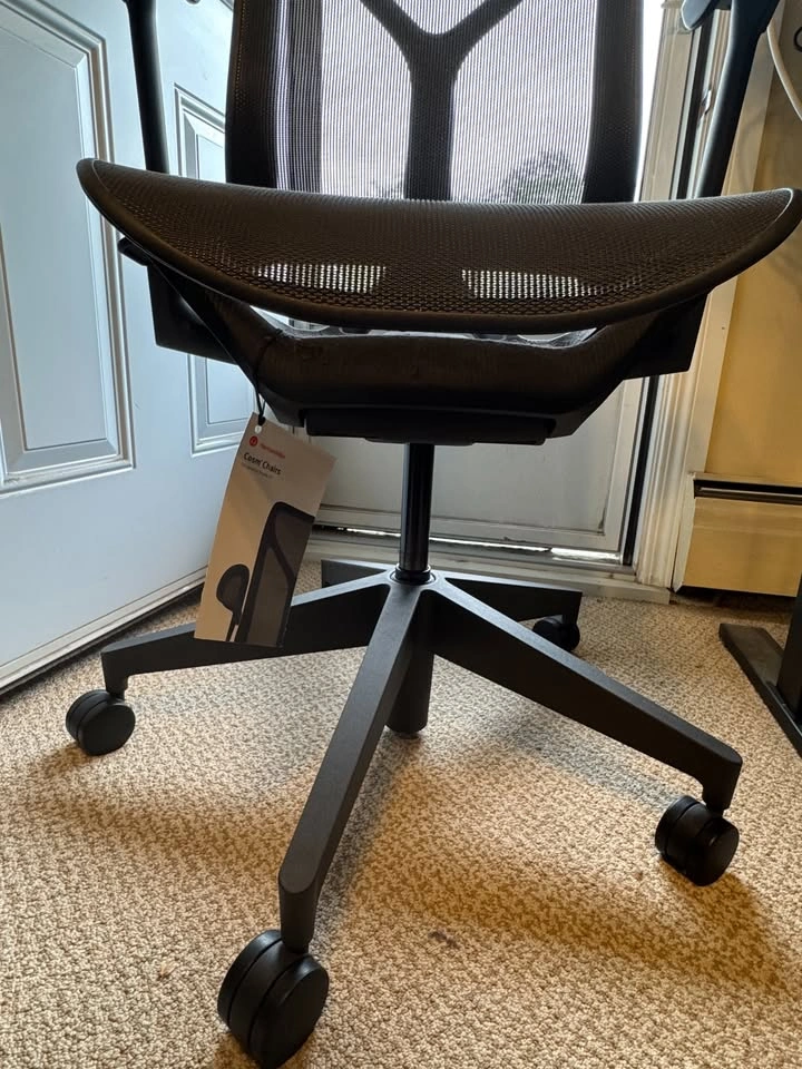 Herman Miller Cosm Ergonomic Chair (Black, Mid-Back) - Mint Cond - photo 4